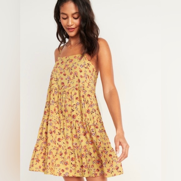Old Navy Dresses & Skirts - OLD NAVY NWT YELLOW FLORAL TIERED SWING DRESS WITH POCKETS SIZE MEDIUM